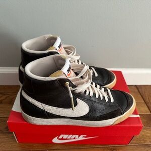 Nike Men’s Blazer Mid 77- Orewood Brown- Size 11